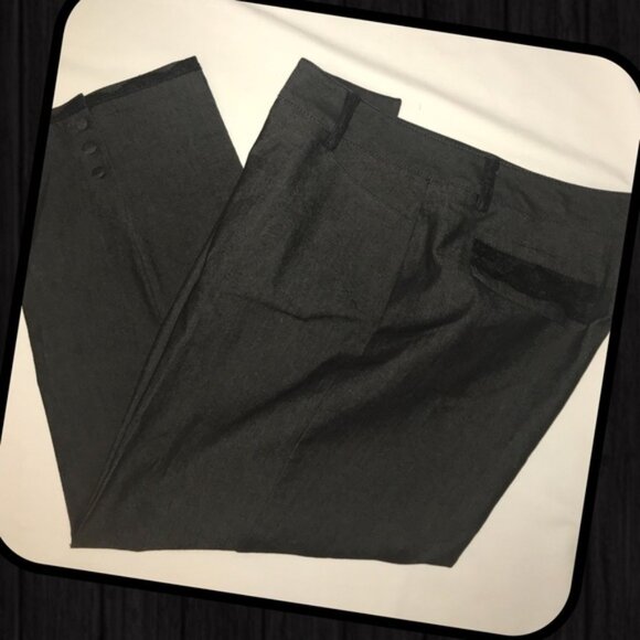 Larry Levine charcoal grey stretch capris - Picture 1 of 5